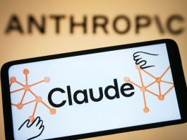 Claude звільнила працівника магазину після втручання менеджера Claude логотип