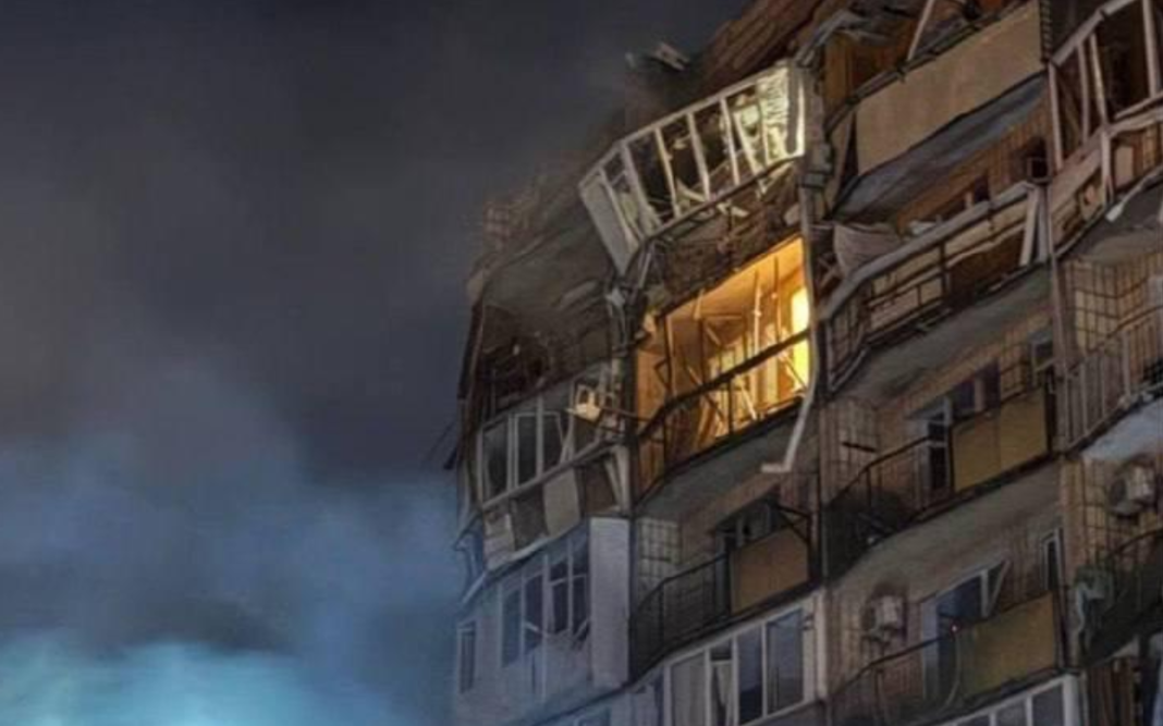 Image 20 A damaged high-rise building in Kyiv following the Russian attack on 20 August