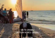 Бартломей Кубковський після фінішу запливу через Балтійське море в Дзивнуві