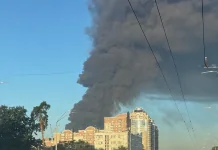 27 жертв у Бучанському районі: кількість може зрости Густий чорний дим над Бучанським районом після пожежі на складі з шинами