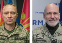 Yevhen Khmara and Admiral Giuseppe Cavo Dragone