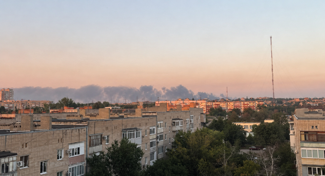 Атака на Росію Дим над Каменськом-Шахтинським після нічної атаки БпЛА