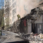 Російський дрон влетів у багатоповерхівку в Чернігові: є постраждалі