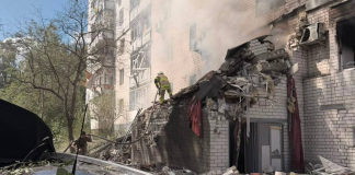 Наслідки удару БпЛА по багатоповерхівці в Чернігові 24 серпня