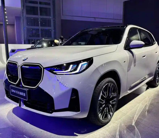 BMW показала X3 2027: новий вигляд, штучний інтелект і 258 «коней» Оновлений BMW X3 2027 року на автосалоні в Ченду