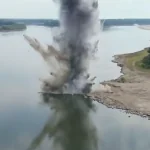 Румунія підірвала скелю на Дунаї, щоб спрямувати воду до АЕС «Чернаводе»