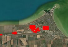 Аеродром у Єйську під ударом: понад годину лунала детонація Супутникова карта аеродрому в Єйську з осередками пожежі після атаки