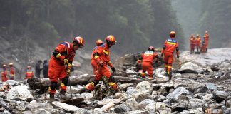Рятувальна операція після повені в гірському районі Непалу та Тибету