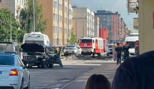 Наслідки вибуху автомобіля в Санкт-Петербурзі 27 серпня