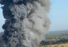 Густий чорний дим над Києвом після пожеж на складських об’єктах