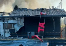 Зруйноване відділення «Нової пошти» у Прилуках після удару РФ