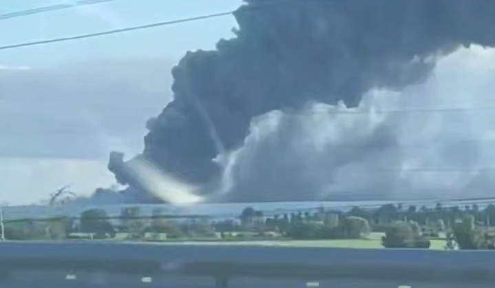 Wildberries in Krasny Bor Fire at the Wildberries warehouse in Krasny Bor following a drone attack
