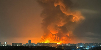 Massive attack on Kyiv: extensive damage and an ammonia leak A major fire following a Russian strike on Kyiv