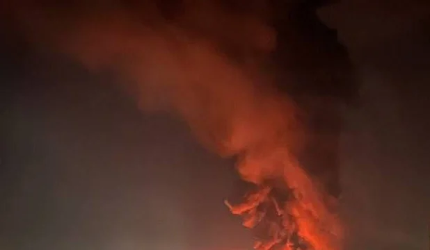 Rozetka у Броварах Пожежа після удару по складу Rozetka у Броварах