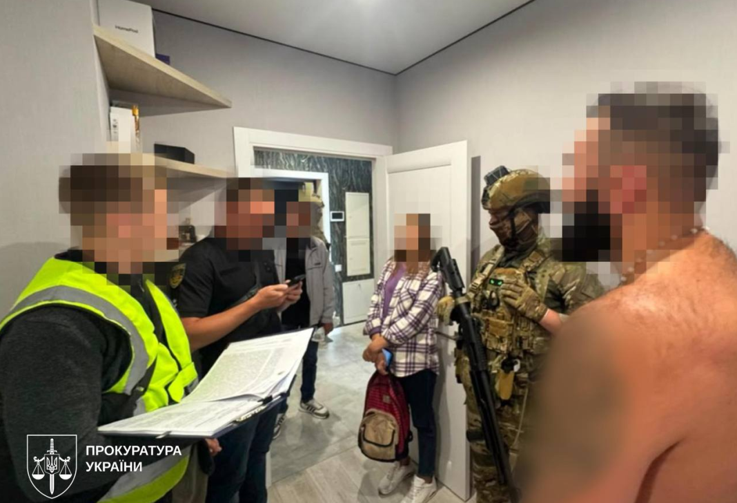 Слідчі дії при обхуках у справі кол-центру