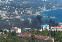 Reports of an attack by maritime drones in Yalta: smoke over the harbour Black smoke over the port of Yalta following reports of an attack by maritime drones
