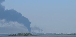 Smoke rising above the Syzran oil refinery following a drone attack
