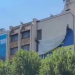 У Приштині зняли прапор України після заяви Зеленського про Косово
