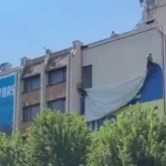 У Приштині зняли прапор України після заяви Зеленського про Косово