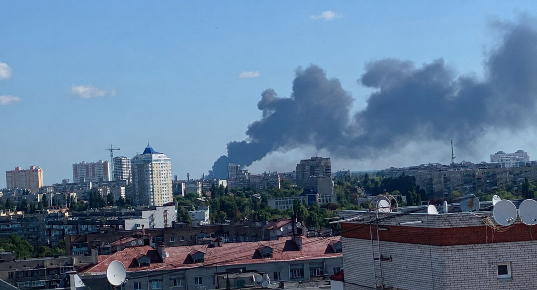 Бровари Дим над Броварами після атаки російських дронів