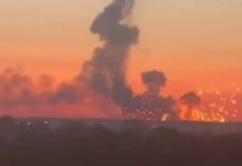 Після атаки РФ горять склади у Бучанському районі Після атаки РФ на Київщині горять склади: перекрито трасу