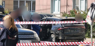 У Петербурзі підірвали авто російського офіцера ВПС: він загинув Пошкоджений автомобіль після вибуху у мікрорайоні Слов’янка