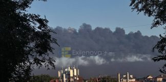Thick black smoke following the attack on the oil refinery in Saratov