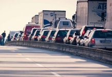 7,342 lorries at the border: waiting times of up to seven days A queue of lorries and cars at the border crossing