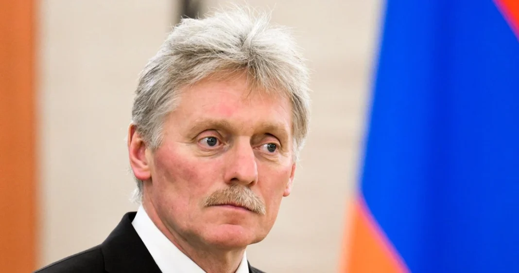 bd24760b9c602ccf3090b3d42c2e6658 Дмитро Пєсков під час офіційного брифінгу