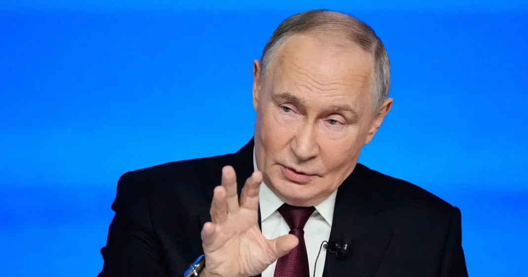 Володимир Путін про тіньовий флот Володимир Путін під час зустрічі з командувачами російських флотів