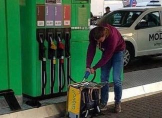 В Україні пропонують доставляти пальне до авто замість АЗС Спеціалізований автомобіль для мобільної доставки пального