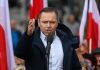 Навроцький виступив проти червоно-чорних прапорів у Польщі Президент Польщі Кароль Навроцький під час виступу
