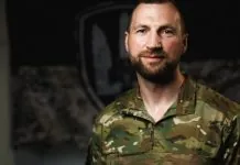Євгеній Хмара під час заяви про подальші операції проти об’єктів у Росії