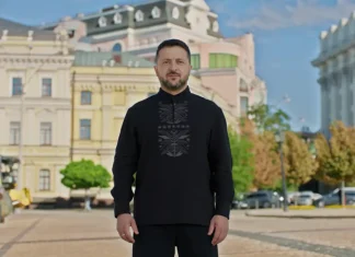 Зеленський розкрив новий план завершення війни Зеленський під час звернення в центрі Києва