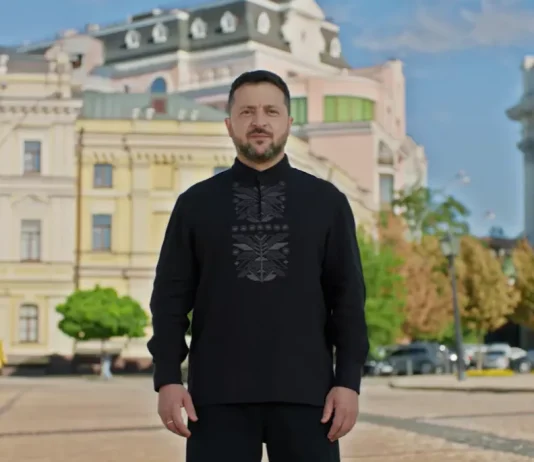 Зеленський під час звернення в центрі Києва