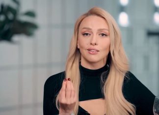 Оля Полякова під час інтерв’ю