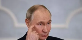 Володимир Путін під час засідання в Росії