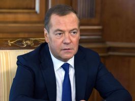 Медведєв пригрозив Україні новими захопленнями територій Дмитро Медведєв під час публічного виступу