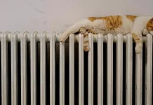 Kyiv is being prepared for a winter without heating: who will be rehoused? A block of flats in Kyiv is without heating