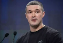 Федоров заявив, що Україна поступово програє війну: в ОП відповіли Михайло Федоров під час публічного виступу