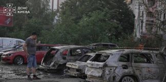 Night-time attack on Kyiv: nine dead, 28 injured Burnt-out cars following the Russian missile attack on Kyiv
