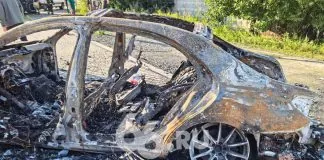 В Росії вибухнуло авто виробника дронів «Упир» Володимира Ткачука Згорілий Mercedes виробника дронів «Упир» Володимира Ткачука