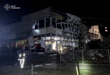 Росія вдарила вісьмома КАБами по Сумах: 13 травмованих Наслідки удару КАБами по Сумах 6 серпня 2026 року