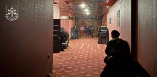 Комп’ютерна техніка, схожа на обладнання для грального залу