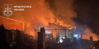Зруйнований російською атакою приватний будинок у Пухівці на Київщині