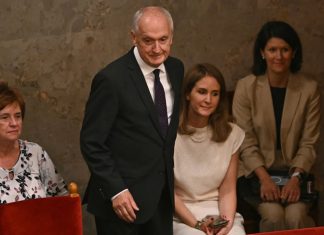 Андраш Бака під час засідання парламенту Угорщини