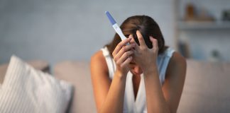На сайті Кабміну зареєстрували петицію про заборону абортів Вагітна жінка на ранньому терміні