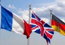 Франція, Німеччина і Британія готують формат переговорів щодо України Прапори Франції, Німеччини, Великої Британії