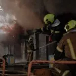 У Києві після атаки горів книжковий ринок: є постраждалі