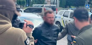СБУ затримала на Рівненщині агента ФСБ, який готував убивства військових Співробітник СБУ під час контррозвідувальних заходів на Рівненщині